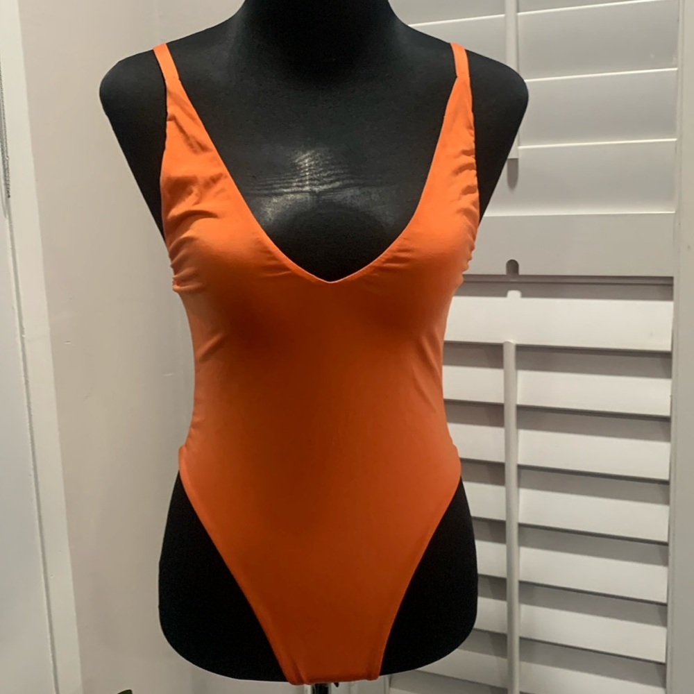 Fashion Love Orange Body, 2 snap closure middle Size M